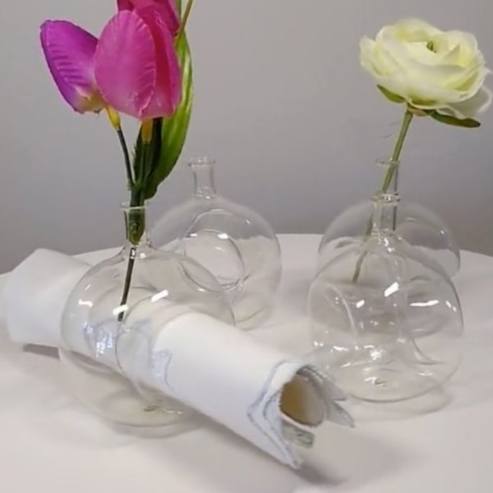 Pretty Set-up Hand Blown Glass Vintage Napkin Rings Flower Vase Set 4